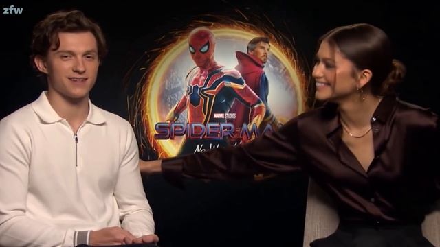 Tom Holland and Zendaya being adorable for 5 minutes смотреть онлайн