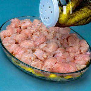 Я больше не готовлю куриную грудку без соленых огурцов