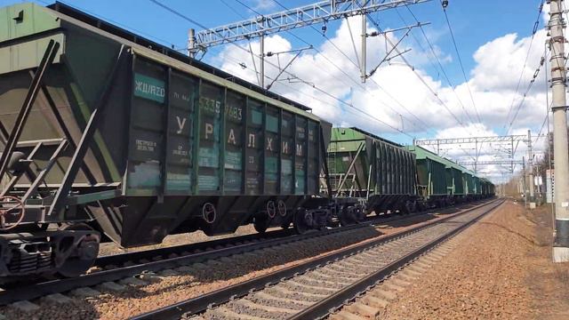 Состав ВЛ15-022 мчится на станции Лейпясуо смотреть онлайн