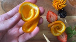 4 Orange Skewer Cocktail Garnish Ideas