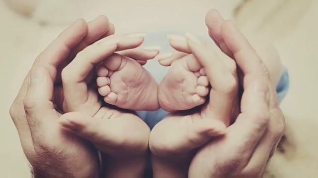 ОШИБКИ КОТОРЫЕ СОВЕРШАЮТ РОДИТЕЛИ С НОВОРОЖДЕННЫМИ ДЕТЬМИ | Как не навредить новорожденному смотреть онлайн