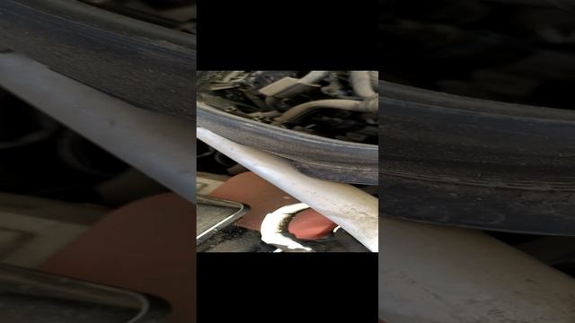 Мерседес GLC 250 d замена пылевого фильтра под капотом