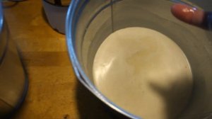 Какой ЗАМЕНИТЕЛЬ МОЛОКА лучше? Йоостен Милк против Кальвомилка.