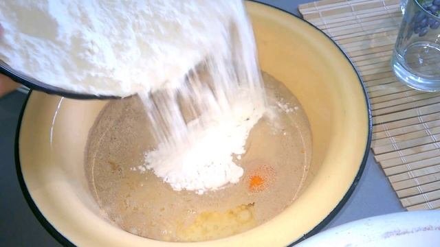 Рецепт Воздушного Дрожжевого теста для Пирожков, Пончиков, булочек. Тесто как пух рецепт пошаговый