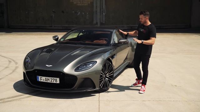 V12 action in the Aston Martin DBS Superleggera / The Supercar Diaries смотреть онлайн