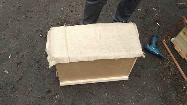 ЛОВУШКА ДЛЯ ПЧЁЛ своими руками! Ставим 15 штук, будем смотреть сколько словим за ЭТО ЛЕТО! смотреть онлайн