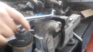 Как снять закисшие болты верхних рычагов самые проблемные болты на AUDI A4 s4 1,9D 70kw