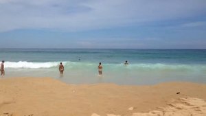 Волны пляж Карон Тайланд Пхукет сезон дождей