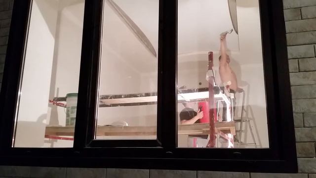 Монтаж натяжного потолка смотреть онлайн