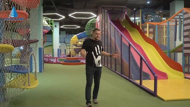 Построили детский игровой центр, площадью 3000 м2 за 84 дня