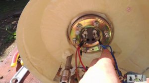 Из за чего пробивает током в ванной? Замена тена водонагревателя.