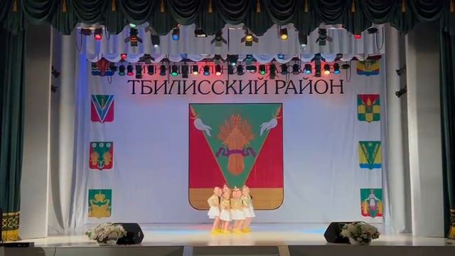 Образцовый ансамбль современного танца 