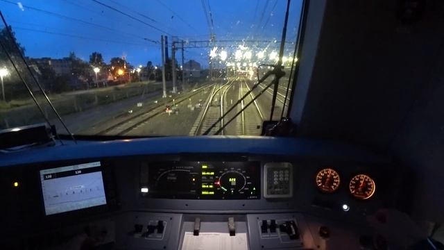 Машинист поезда показывает работу от первого лица: необычная поездка