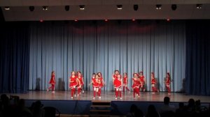 30 Г. Гладков «Точка ,точка ,запятая»  Исполняют учащиеся 1 и 2 класса