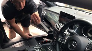 How to remove glove box & screen Mercedes CLS W218 2017