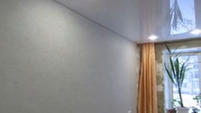 Тут одному не справиться- клеим обои. смотреть онлайн