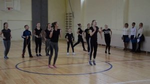 Танец учеников 15-ой школы на открытии нового спортивного зала