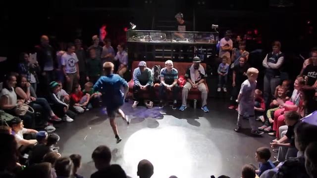 FUNK YOU BATTLE | 19.09.2015 | ИЖЕВСК | BREAKING KIDS 1/4 смотреть онлайн