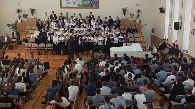 Сверкал в лучах огромный истукан - Cor+solo/ biserica Sângereii Noi смотреть онлайн