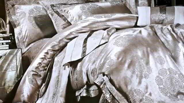 Комплект постельного белья ЖАККАРД тканный шелком смотреть онлайн