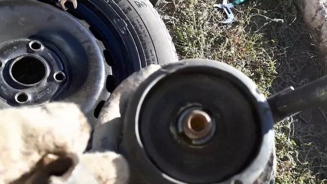 ЗАМЕНА ОПОРНИКОВ НА АУДИ 80 смотреть онлайн