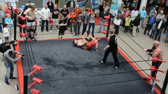 Tagteam - Vincent Heisenberg / Veit Müller  vs. The Flatliner / Little Legs
