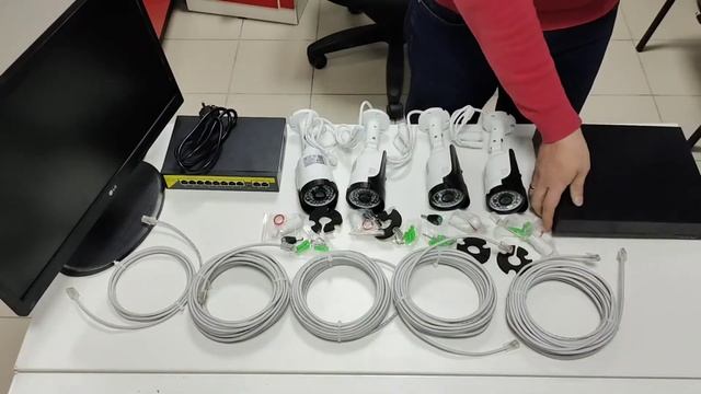Комплект IP системы видеонаблюдения на 4 камеры для самостоятельной установки. смотреть онлайн