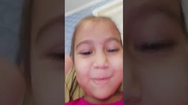 ?Шарик из жвачки! Только научилась ?