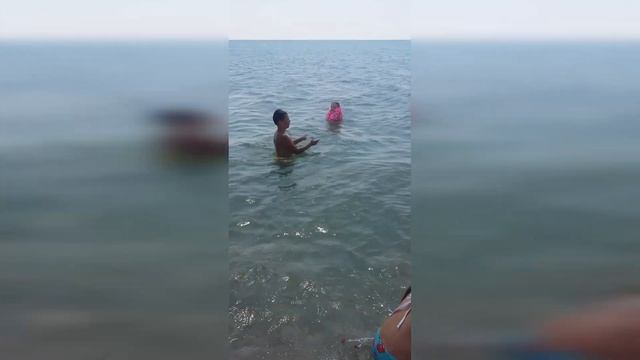 Отдых в Евпатории Крым, катание на водном мотоцикле, запускаем воздушного змея на берегу моря. смотреть онлайн