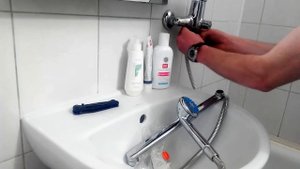 Замена Гусака,шланга и лейки душа Своими руками