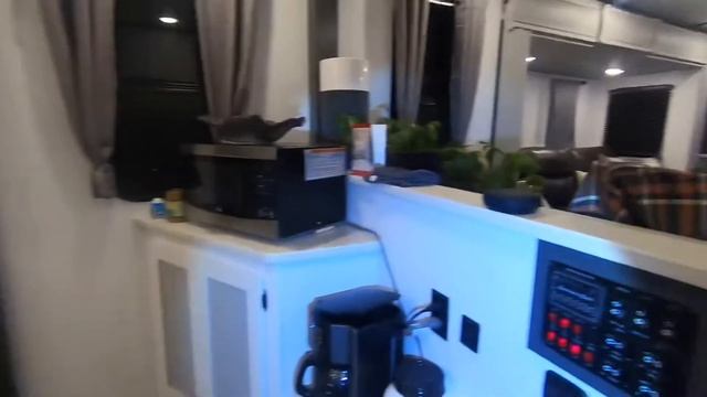 50 Amp RV inverter and battery install смотреть онлайн