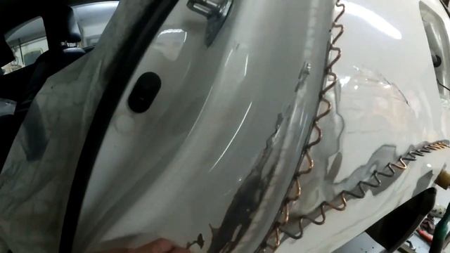 Как самому выправить заднее крыло после аварии ч 1. смотреть онлайн