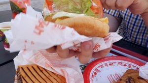 АЗС НЕФТЬМАГИСТРАЛЬ (МагБургер). Мимоходом. Меня купили за пироженку