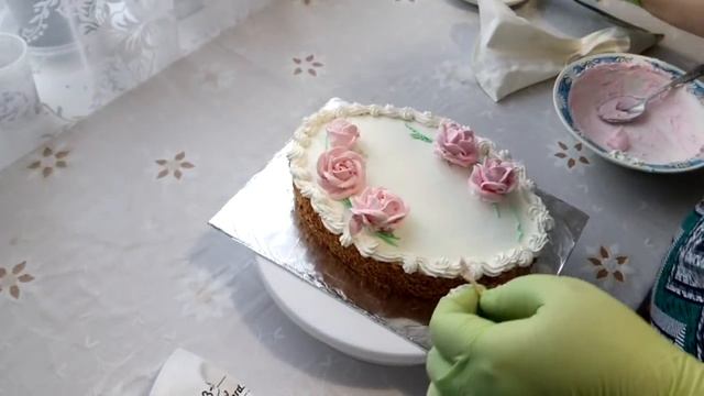 ТОРТ С РОЗАМИ