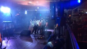 Приветственный танец официантов в Максимилиансе. 19 июля 2015.