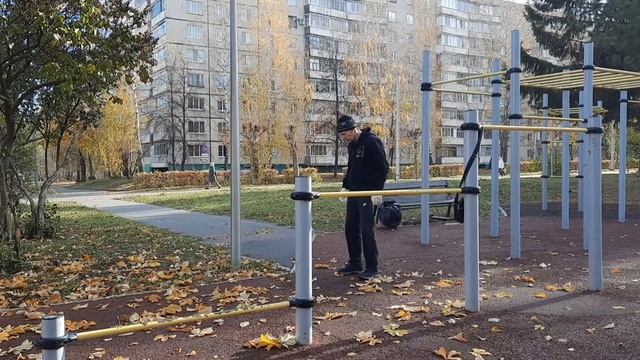 Застрял Дома? Бегом На Площадку! смотреть онлайн