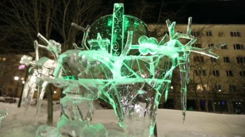 Фестиваль ледяных скульптур собрал в Магадане лучших мастеров со всей страны
