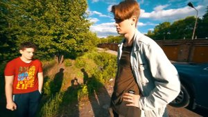 ШКОЛЬНИКИ РАЗБИЛИ МАШИНУ БЕДНОМУ ШКОЛЬНИКУ. РАЗБОРКИ СО ШКОЛЬНИКАМИ