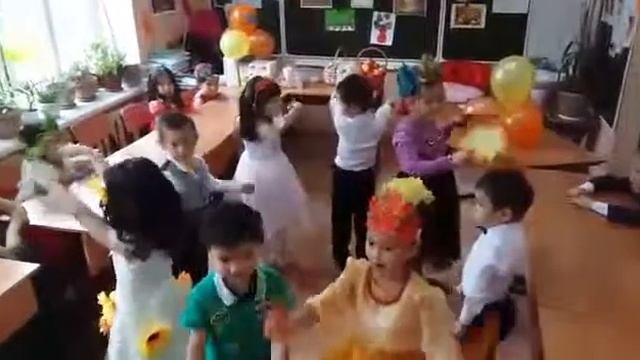 Танец мальчиков и девочек