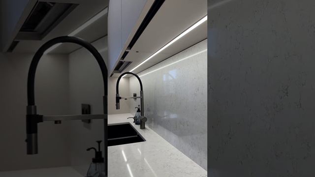 Вам нравятся кухни с островом? #кухня #кухняназаказ #кухни #мебельназаказ #интерьер #ремонт смотреть онлайн