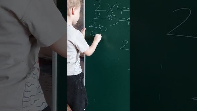 Учим таблицу умножения. #детилучшевсех #детинашевсё #детииродители #детинашебудущее