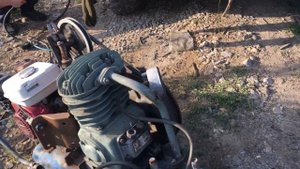 Компрессор СО-7 с бензиновым двигателем.