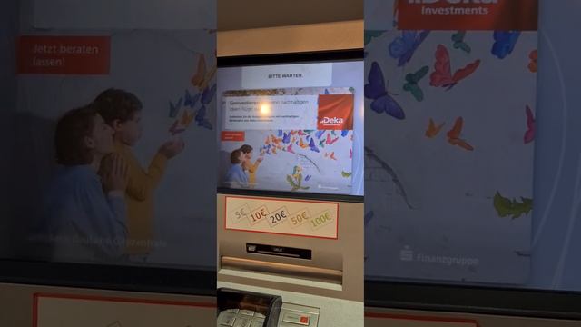 Как снять деньги с карты в банкомате Германии?