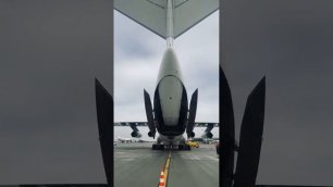 IL-76 Aviacon Zitotrans closes the cargo ramp