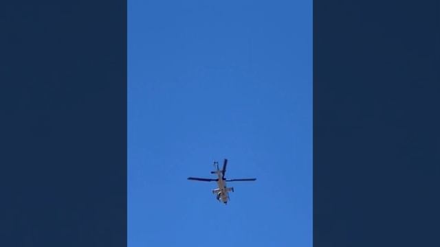 Marine cobra gunship 2x flyover. Loud.