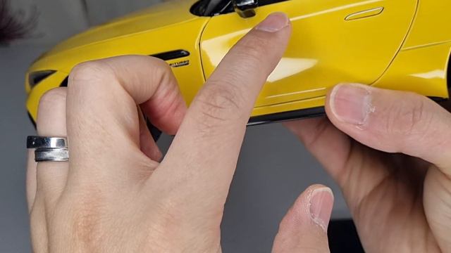 iScale - Mercedes Benz SL63AMG - 1/18 Diecast - In Depth Review смотреть онлайн