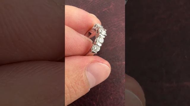 Кольцо с бриллиантами 1.10 ct