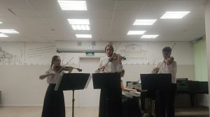 А. Вивальди Концерт Фа мажор для трех скрипок 1 часть