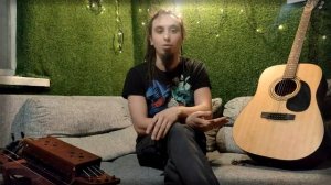 Колесная лира для гитариста