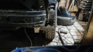 Lanos хэтчбек  удар в задний бампер , повезло что под ним был усилитель